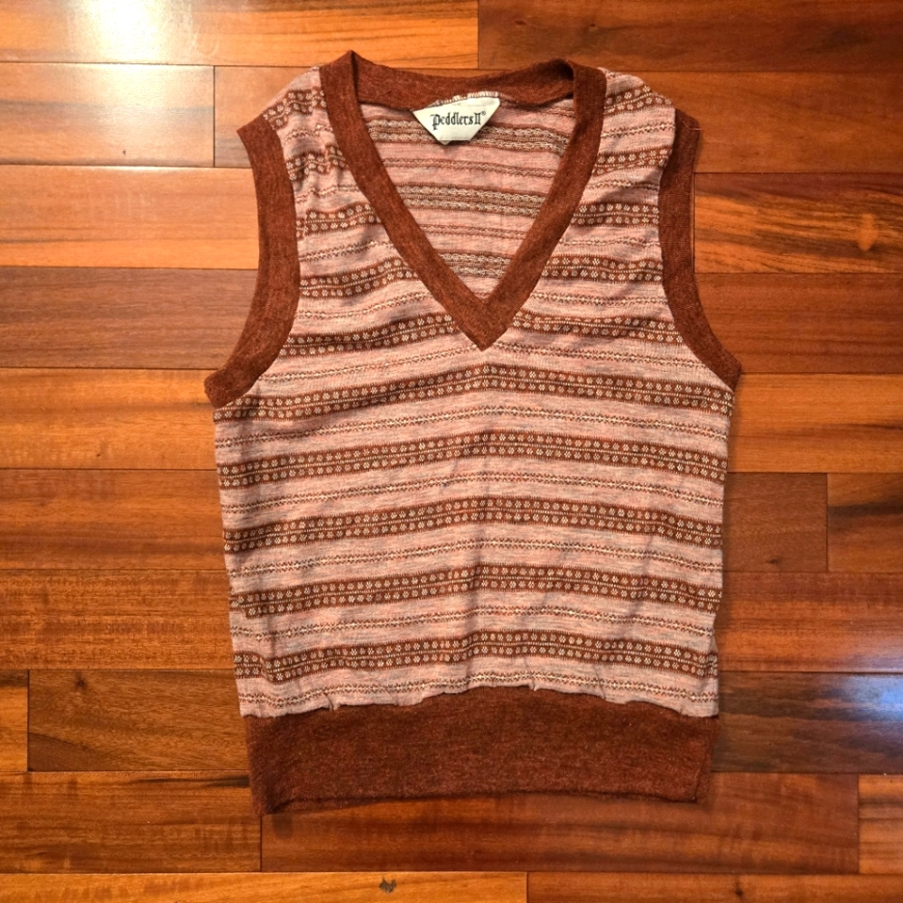 Genuine Vintage "PEDDLERS II" Burgundy and Cream Sleeveless Knit Top, Vest